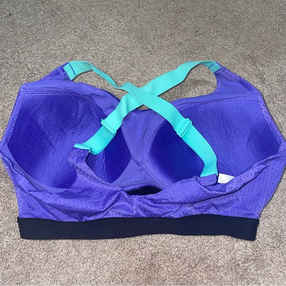 VSX Sport Bra - Picture 2 of 3